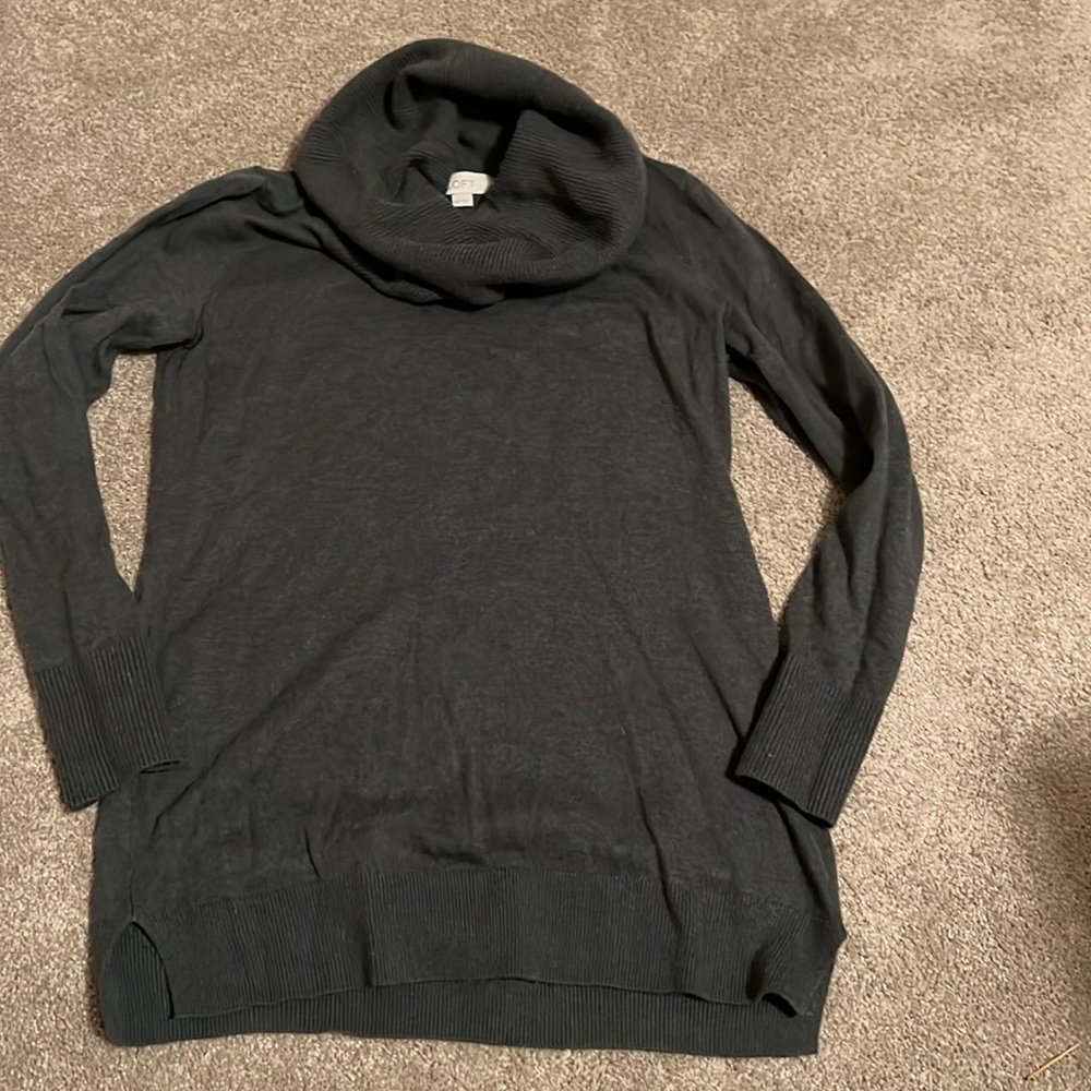Beautiful dark, green Loft sweater